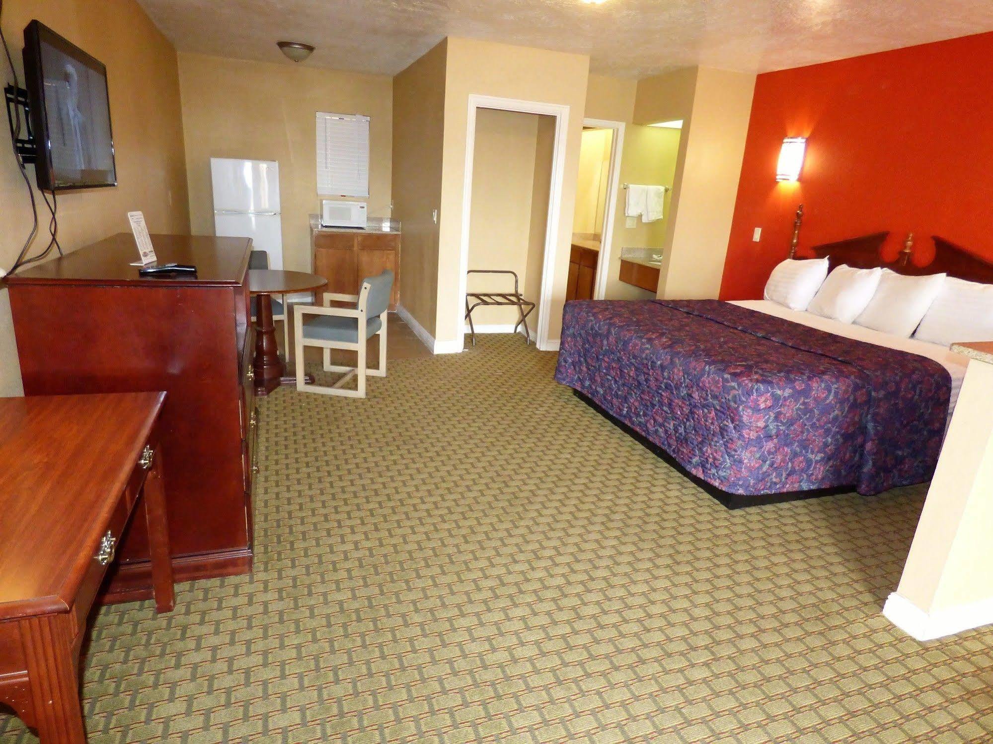 Economy Inn & Suites St. George Exterior photo